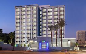 Holiday Inn Express & Suites Phoenix - Midtown, An Ihg Hotel